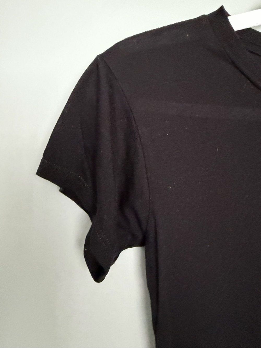 Reformation 100% Tencel Black Minimalist Short Sleeve Lightweight Tee - Picture 4 of 14